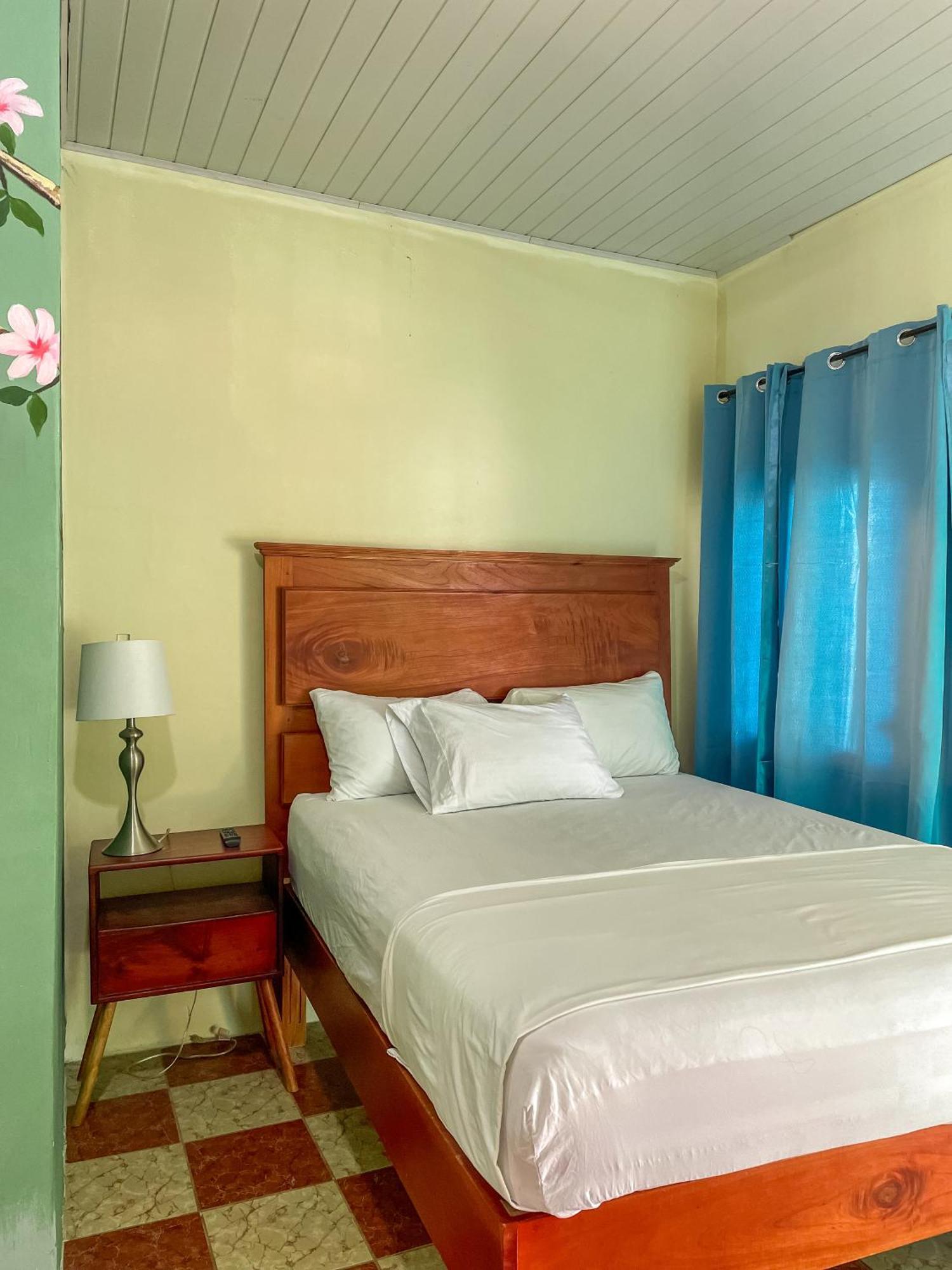 Hostal Eden Мойогалпа Екстер'єр фото