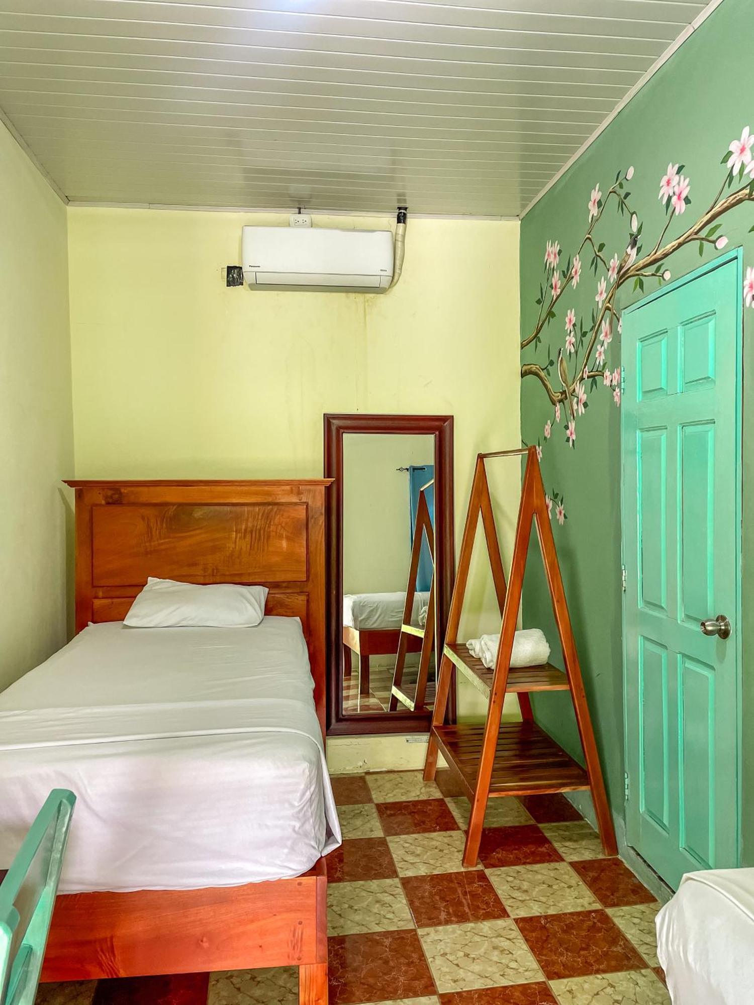 Hostal Eden Мойогалпа Екстер'єр фото