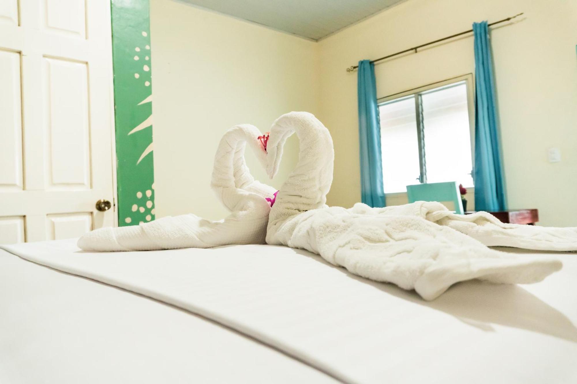 Hostal Eden Мойогалпа Екстер'єр фото