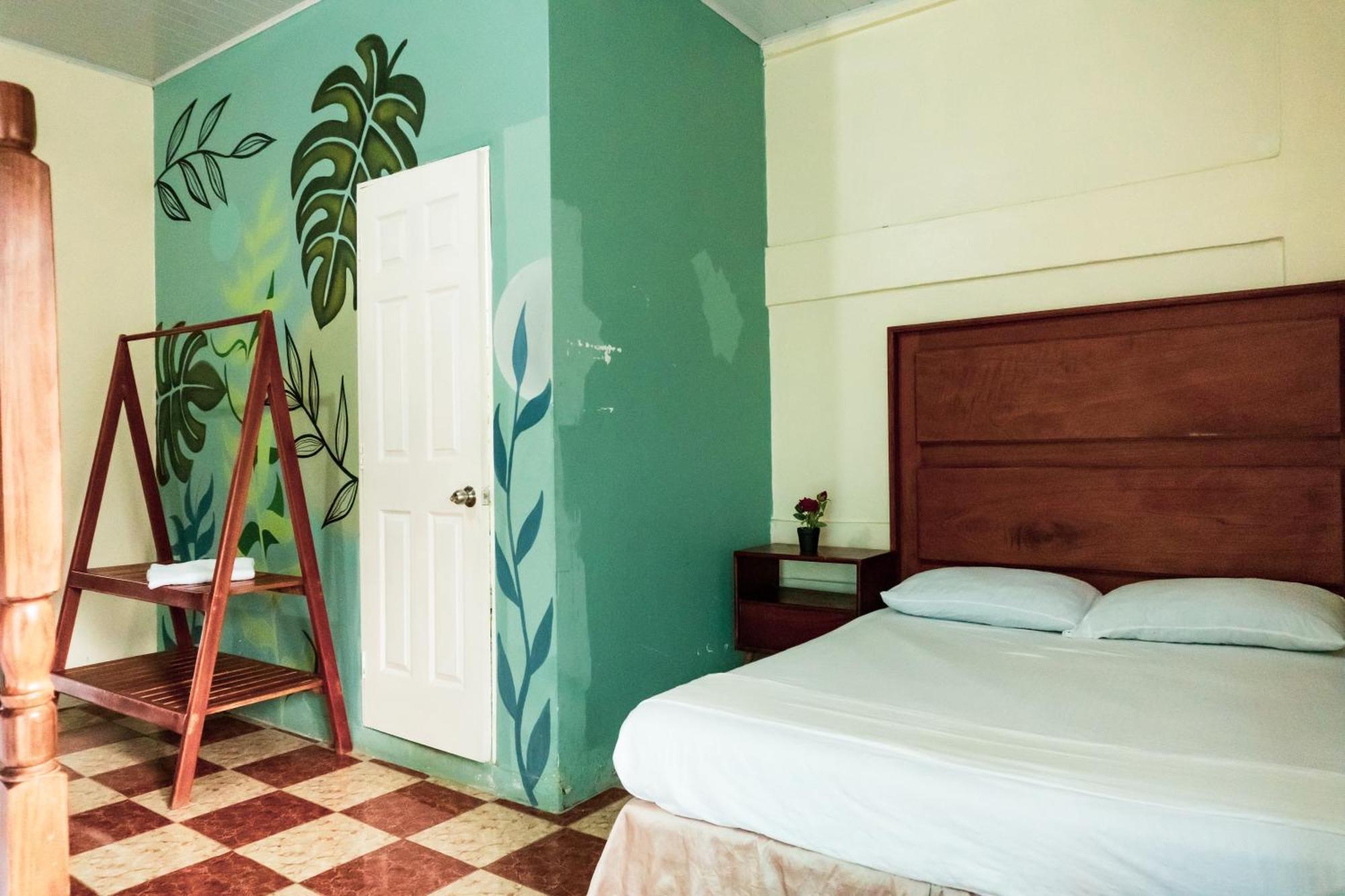 Hostal Eden Мойогалпа Екстер'єр фото