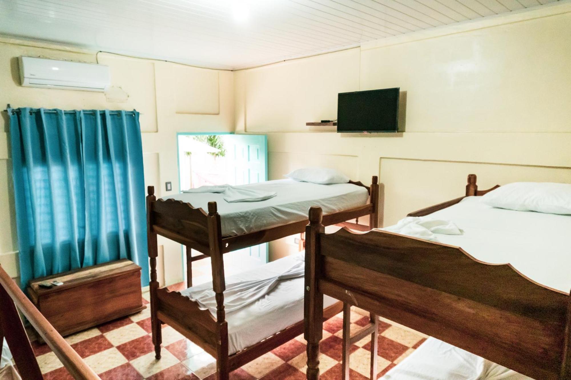 Hostal Eden Мойогалпа Екстер'єр фото