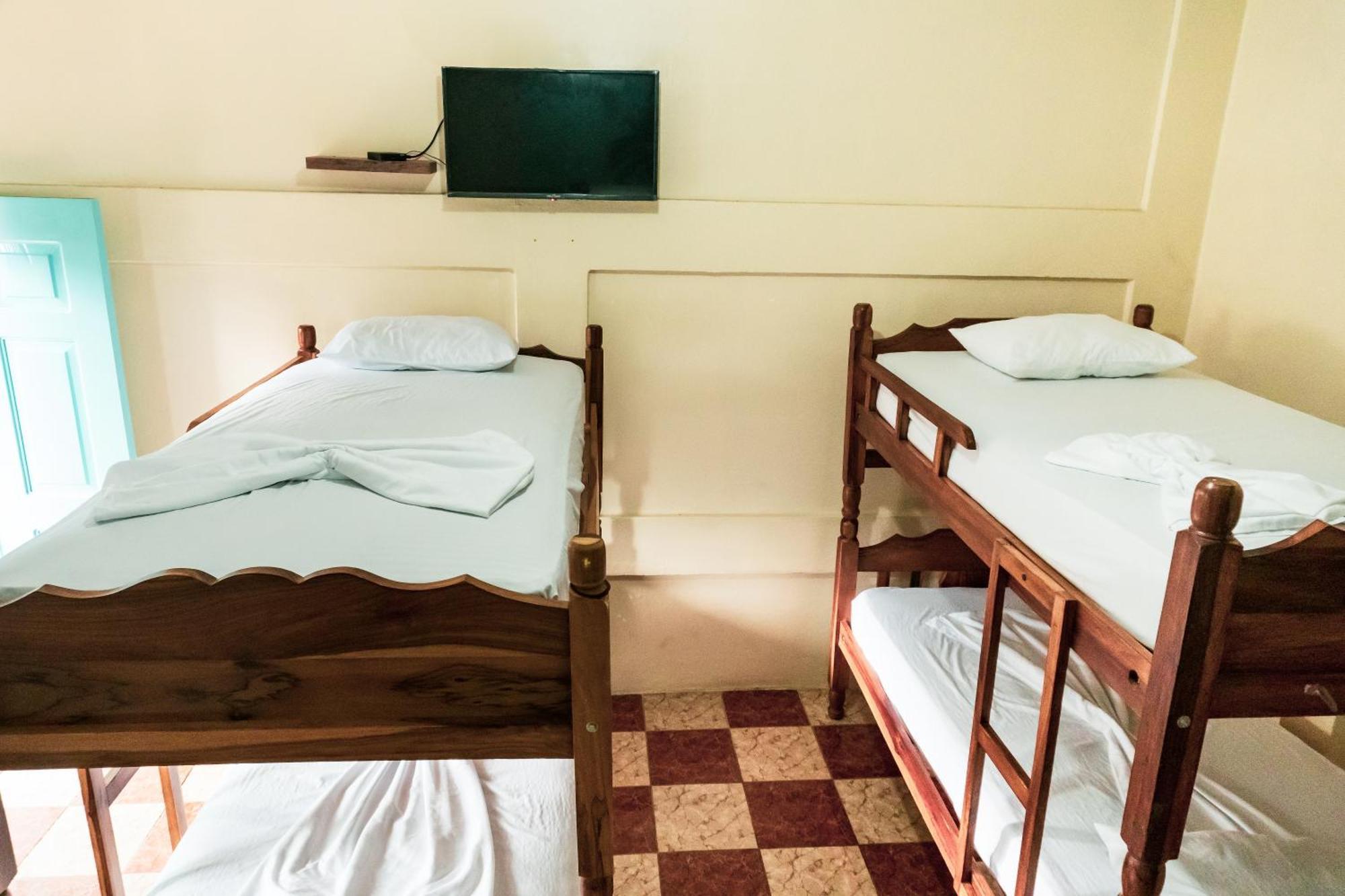 Hostal Eden Мойогалпа Екстер'єр фото