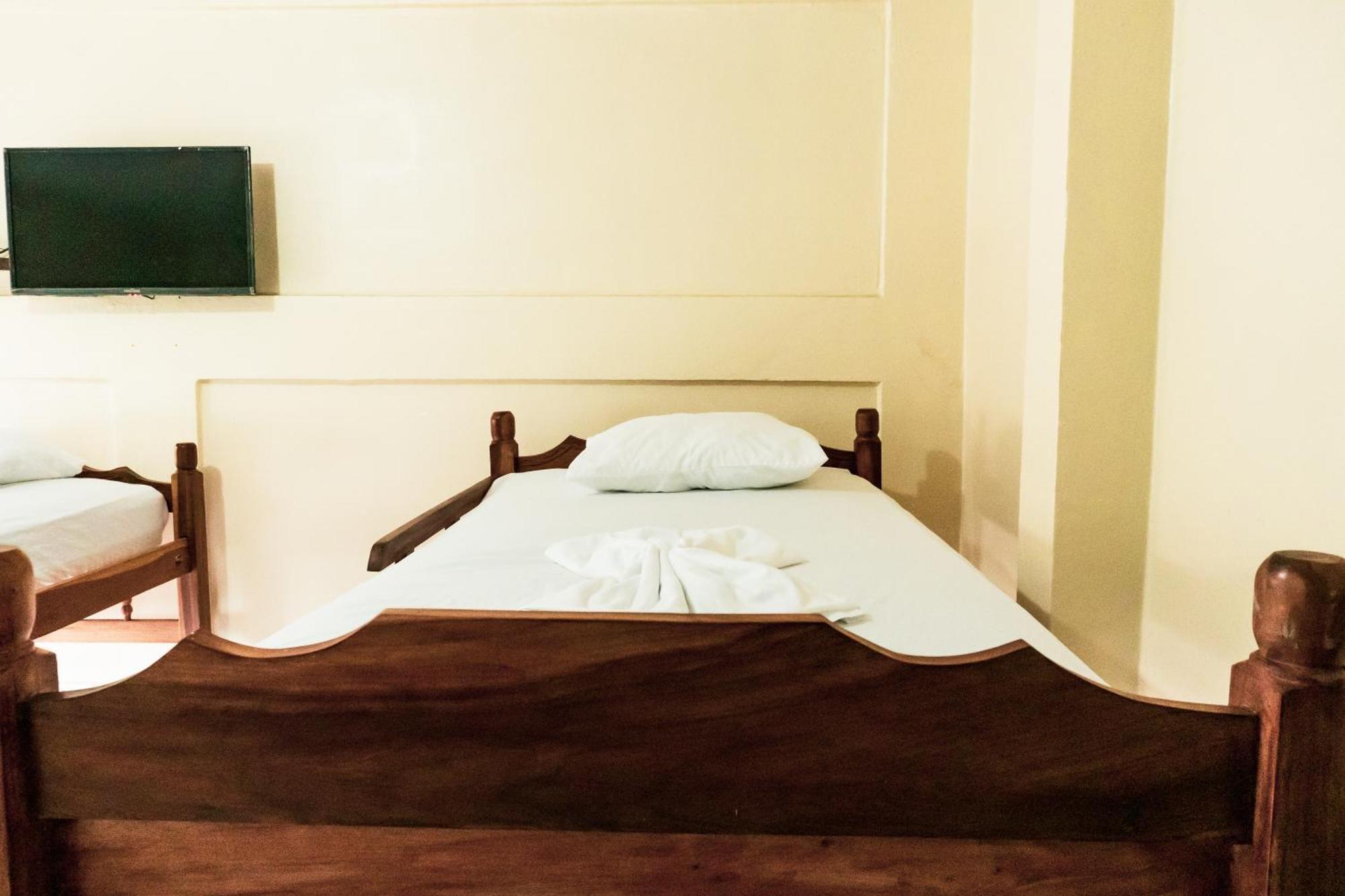Hostal Eden Мойогалпа Екстер'єр фото