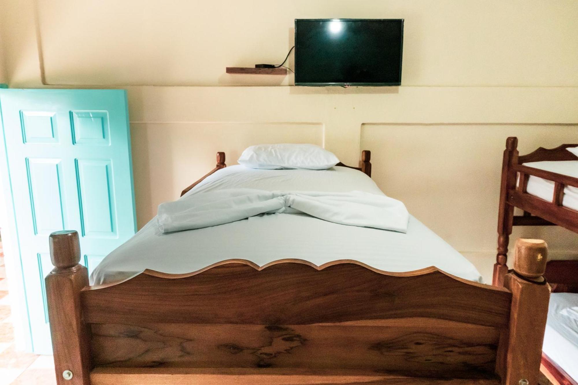 Hostal Eden Мойогалпа Екстер'єр фото