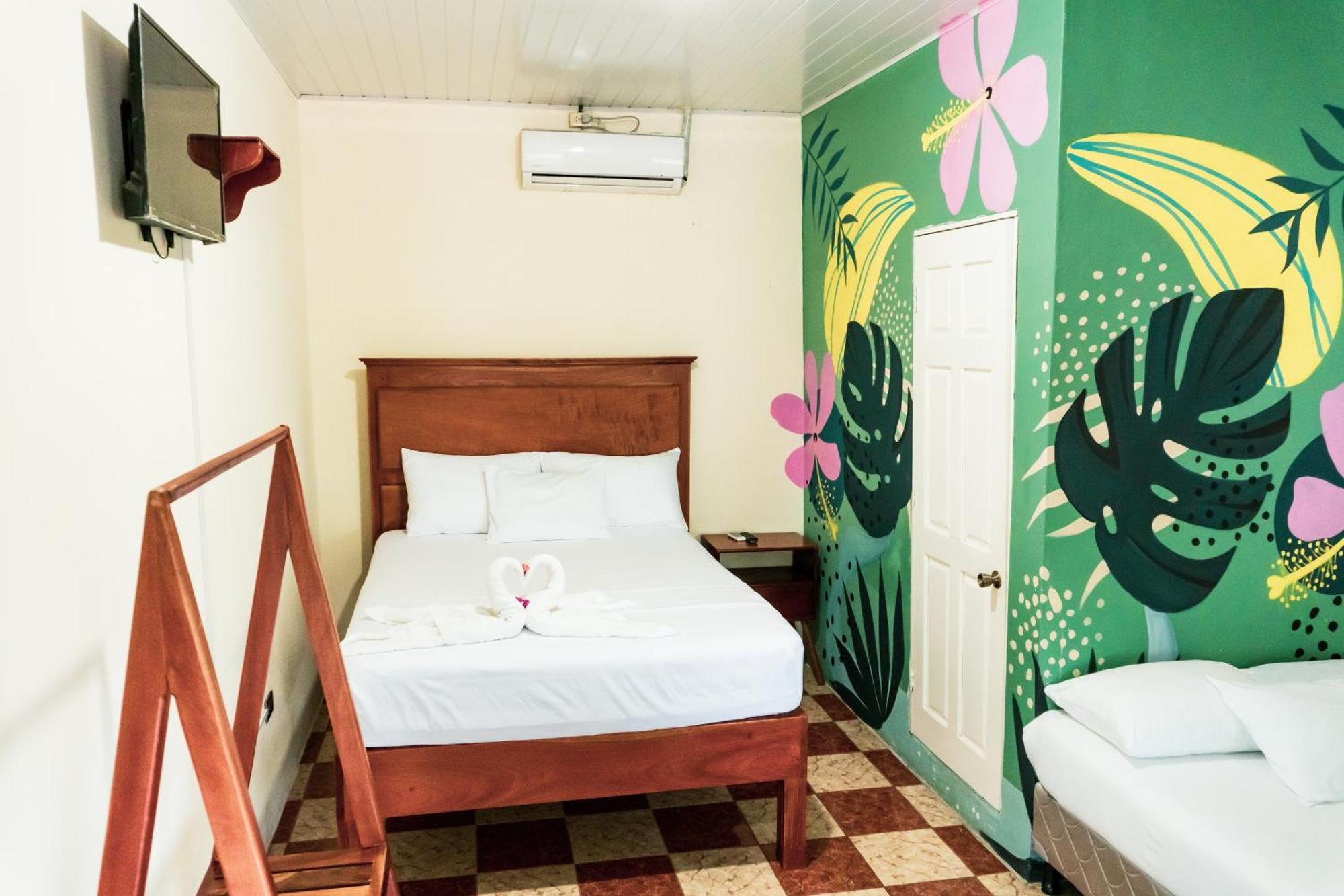 Hostal Eden Мойогалпа Екстер'єр фото