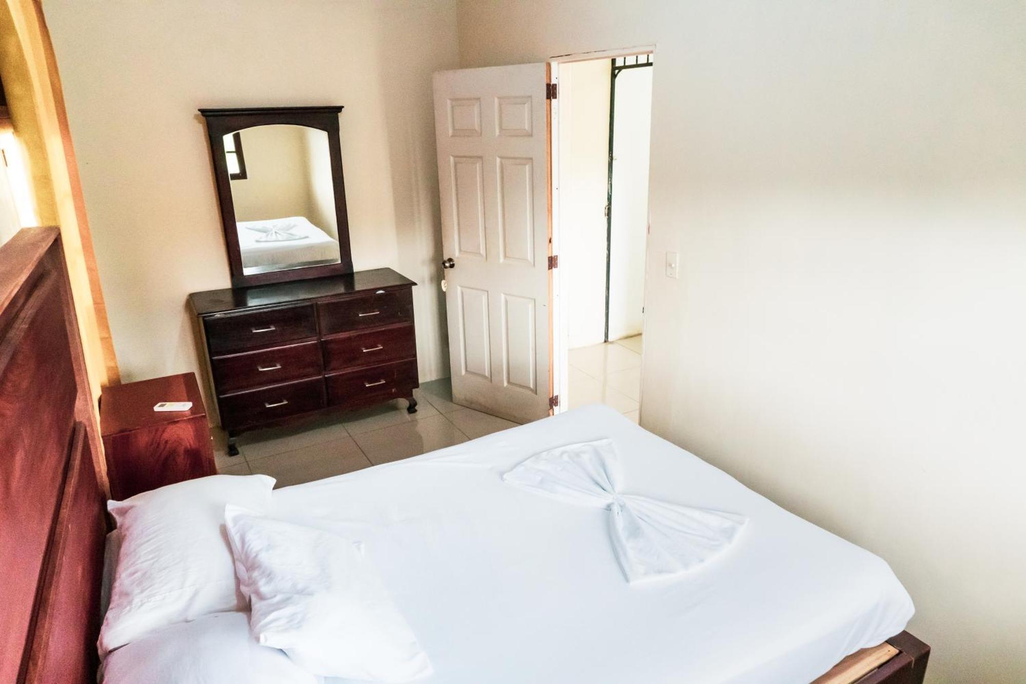 Hostal Eden Мойогалпа Екстер'єр фото