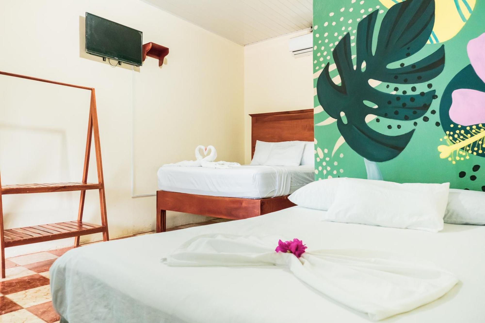 Hostal Eden Мойогалпа Екстер'єр фото