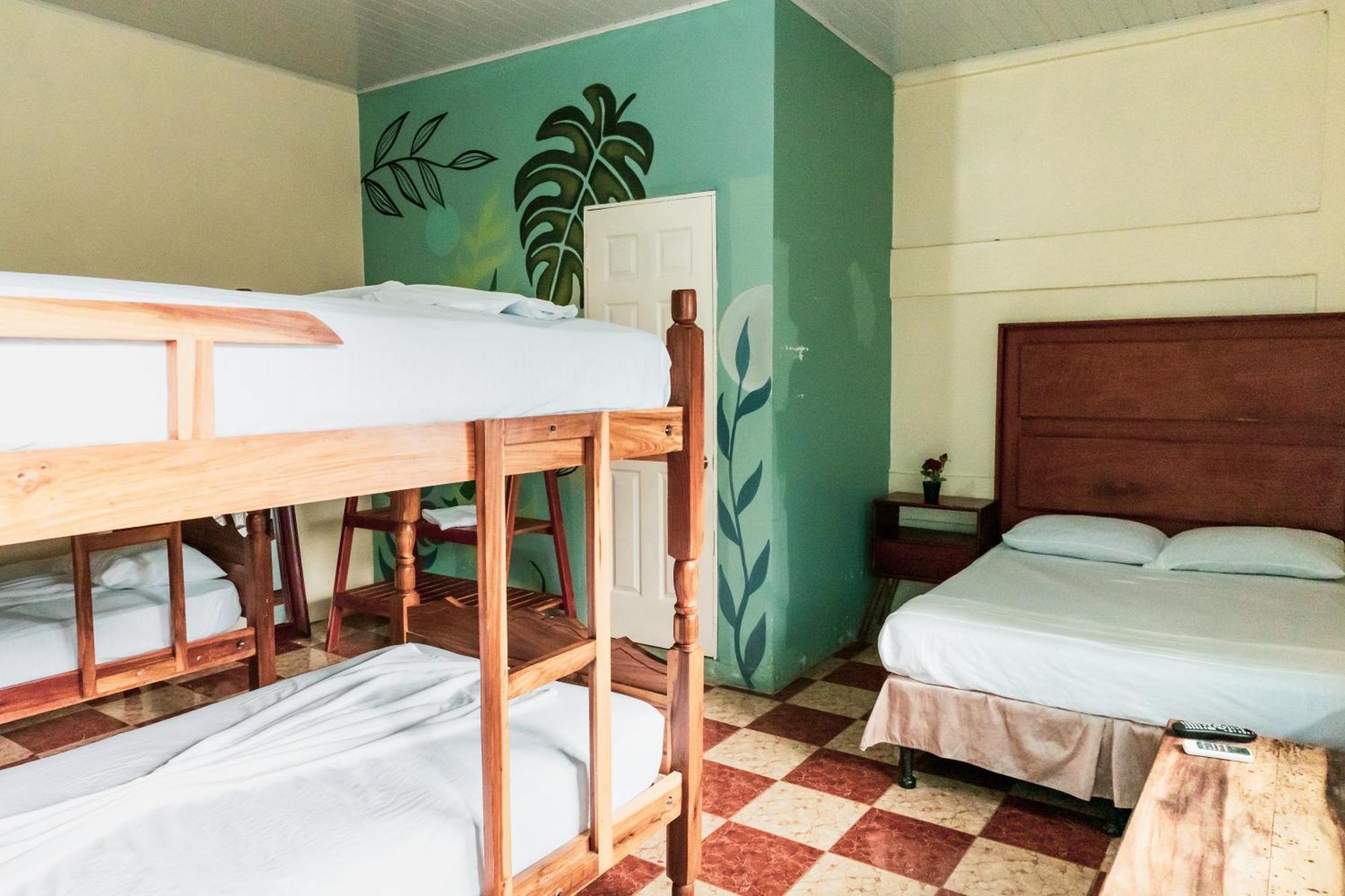 Hostal Eden Мойогалпа Екстер'єр фото