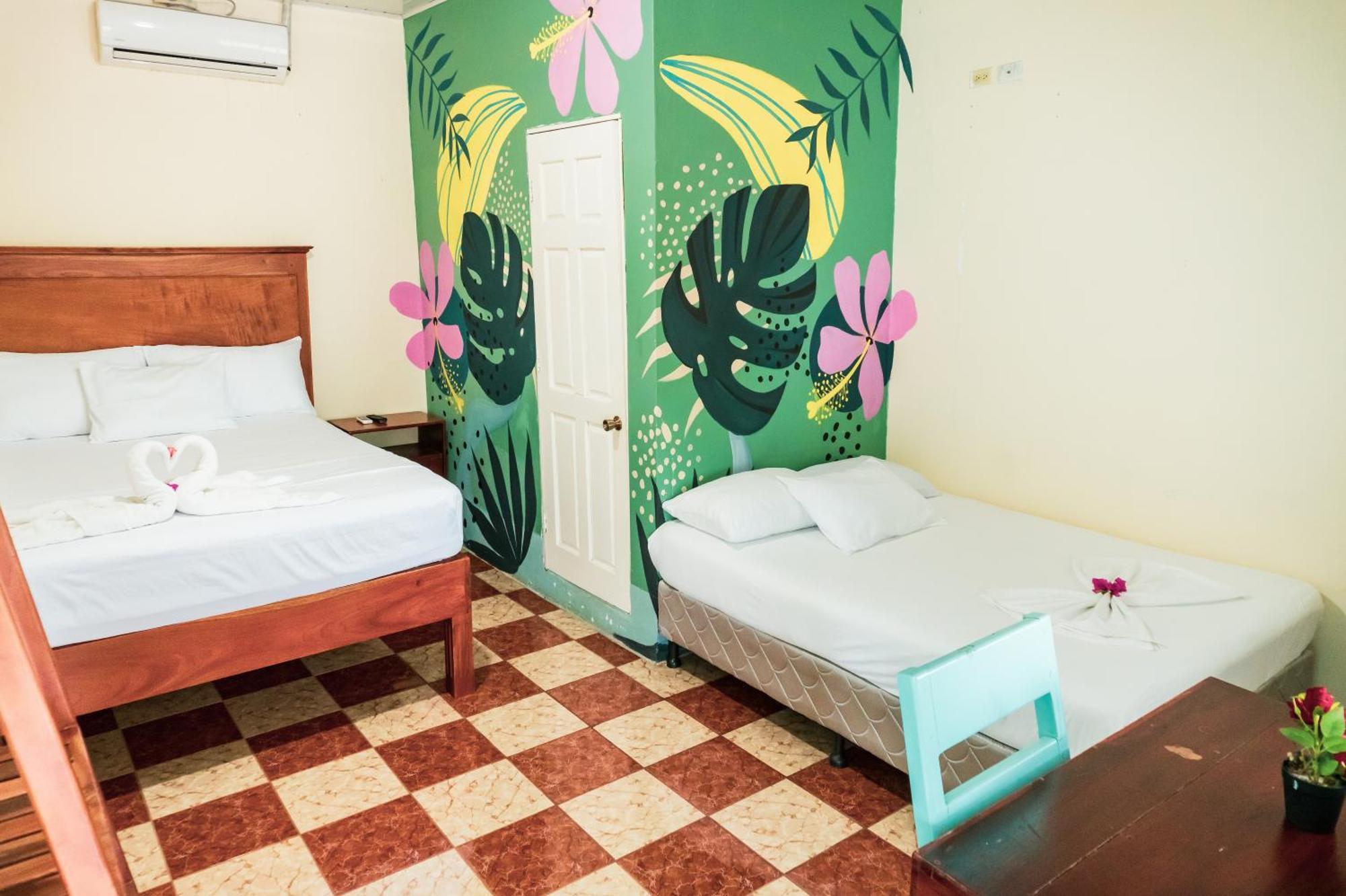 Hostal Eden Мойогалпа Екстер'єр фото