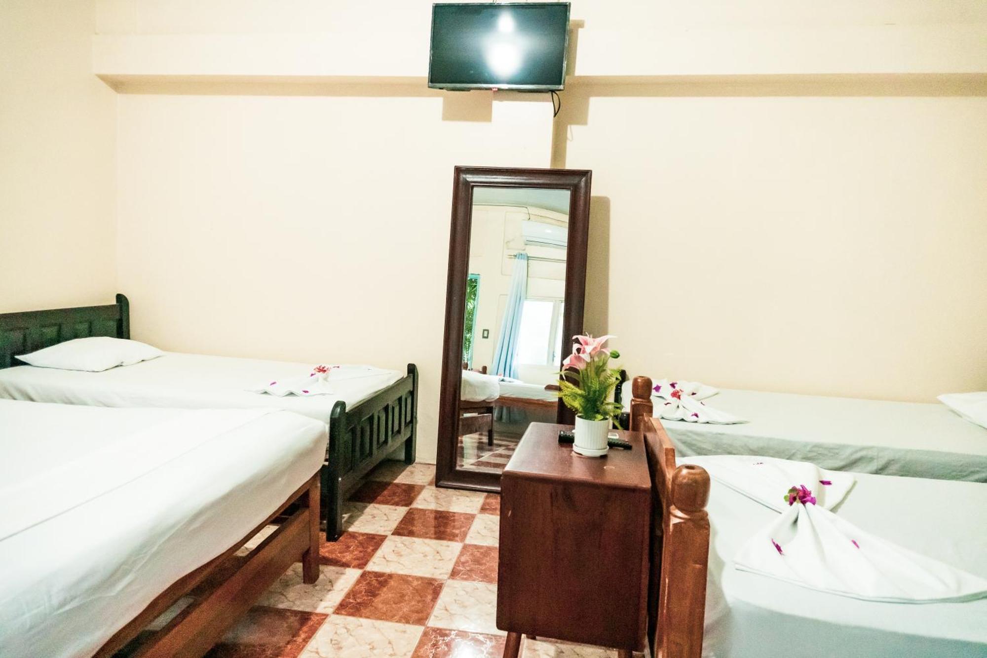 Hostal Eden Мойогалпа Екстер'єр фото