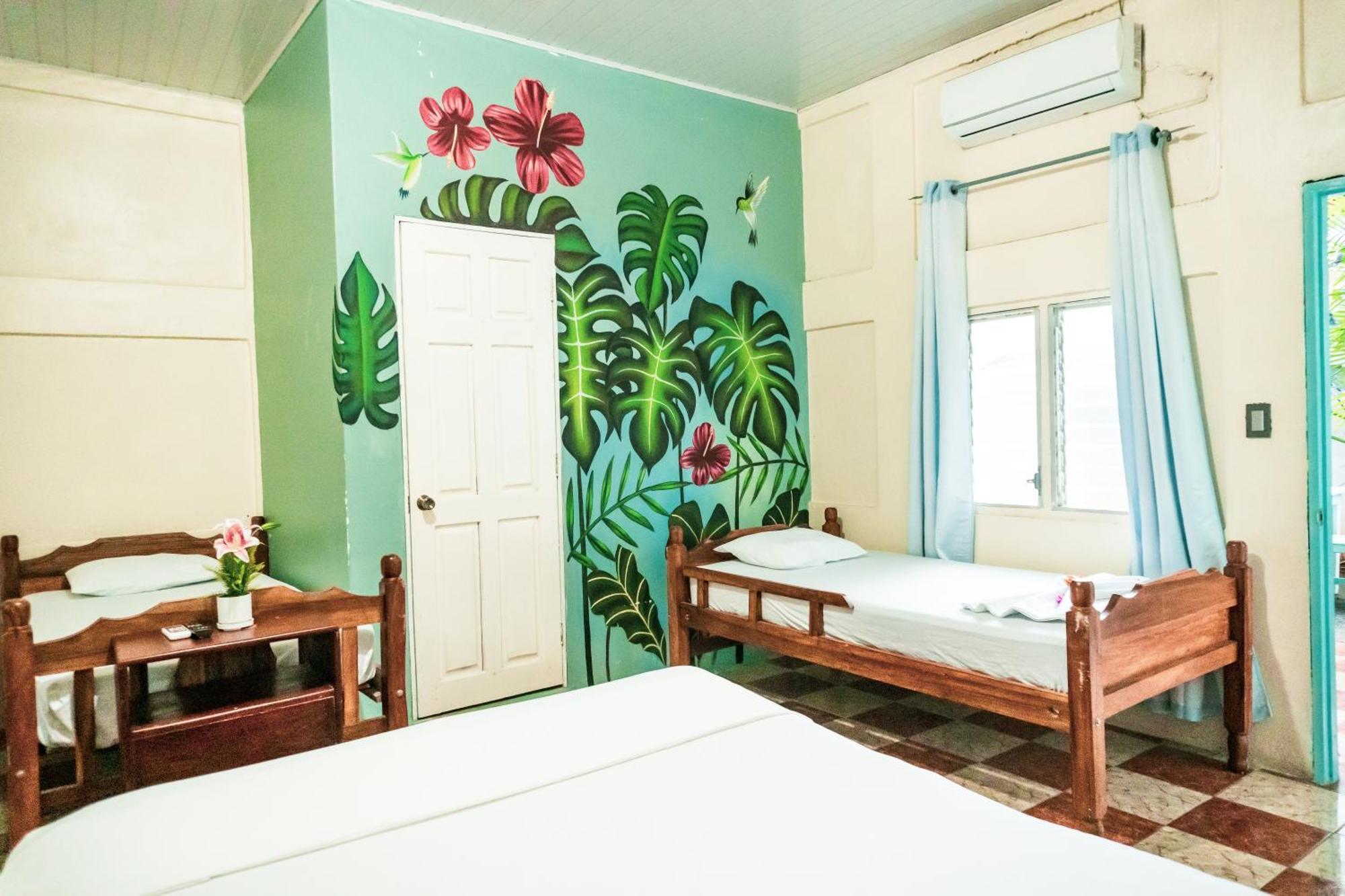 Hostal Eden Мойогалпа Екстер'єр фото