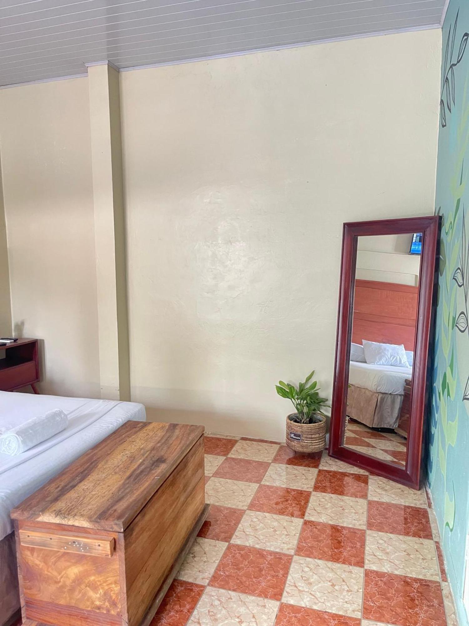 Hostal Eden Мойогалпа Екстер'єр фото